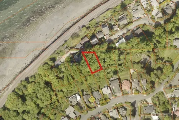 32 NW Esplanade, Seattle, WA 98117