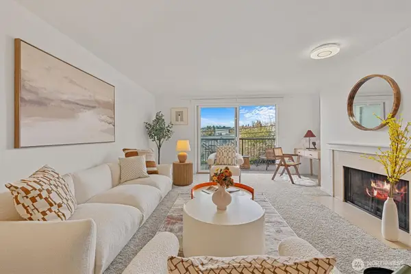 2253 Gilman Drive W #104, Seattle, WA 98119