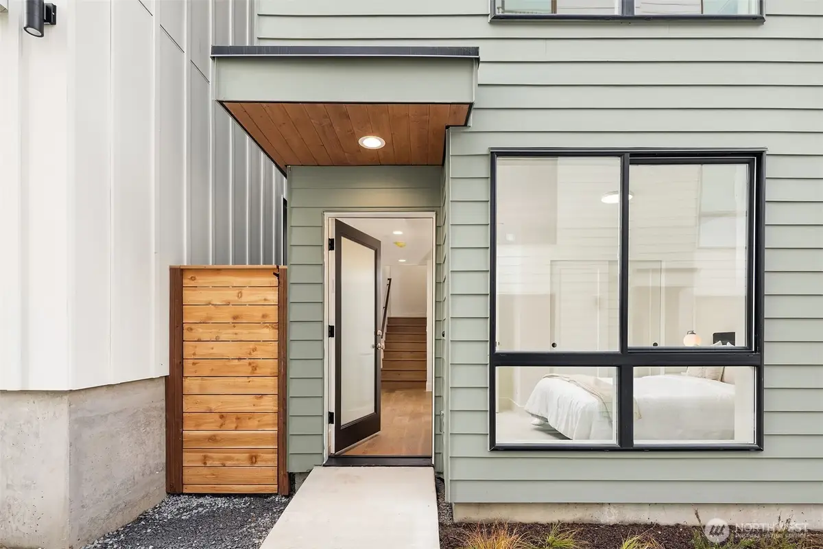 4422 1st Avenue Ne #A, Seattle, WA 98105 - Image #1