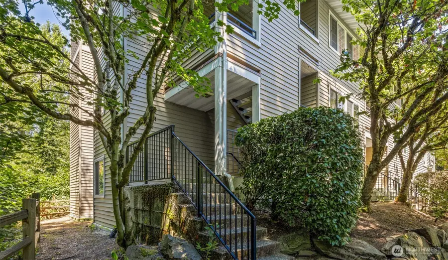 9822 NE 122nd Street #U201, Kirkland, WA 98034 - Image #2