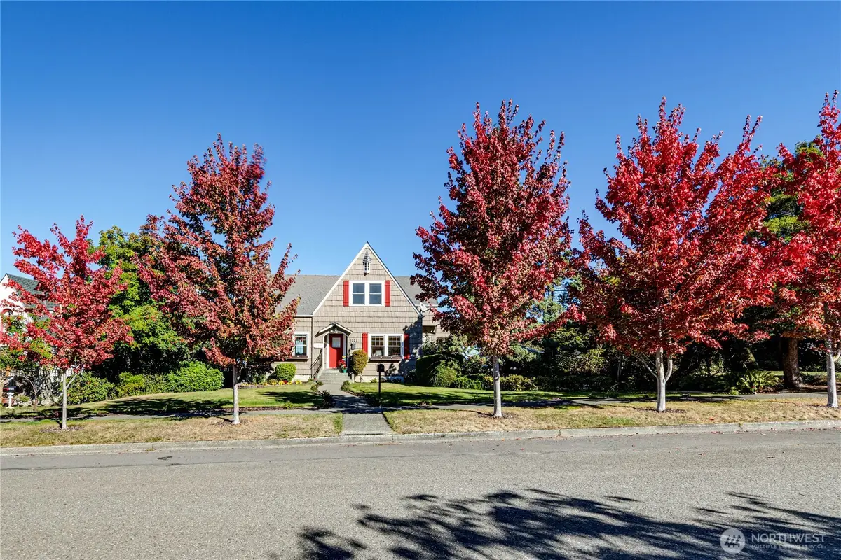 1221 E 2nd Street, Port Angeles, WA 98362 - Image #1