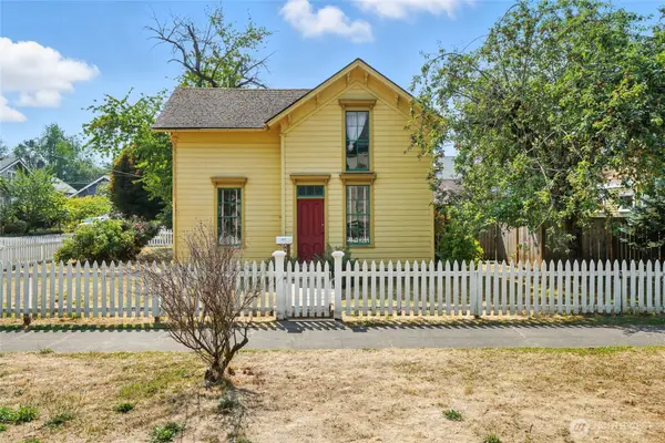 4272 SE Washington Street, Portland, OR 97215