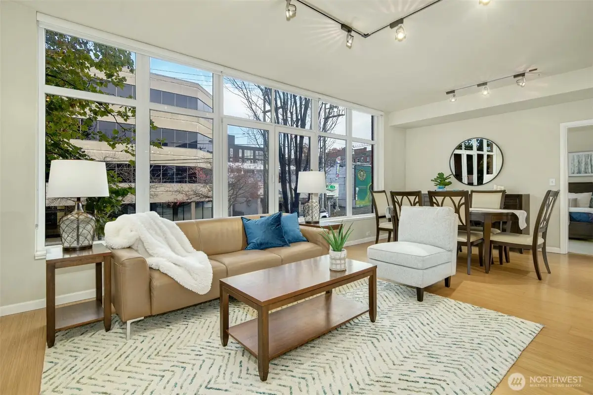 17 W Mercer Street #212, Seattle, WA 98119 - Image #1