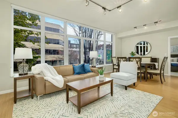 17 W Mercer Street #212, Seattle, WA 98119