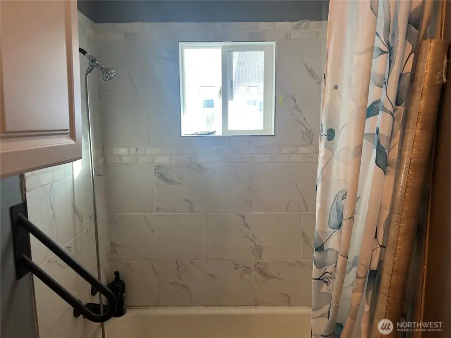 321 W Loop Drive, Moses Lake, WA 98837 - Image #2