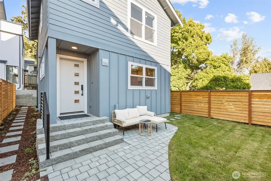 7352 22nd Avenue Nw, Seattle, WA 98117 - Image #2