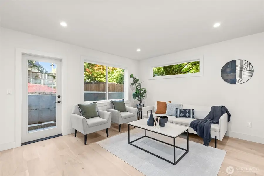 7352 22nd Avenue Nw, Seattle, WA 98117 - Image #3