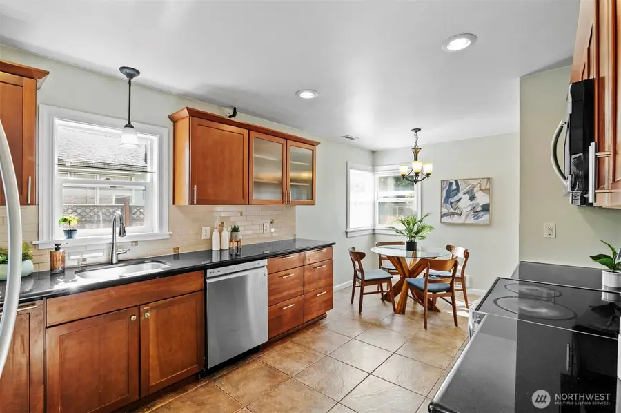 9728 45th Avenue Ne, Seattle, WA 98115 - Image #3