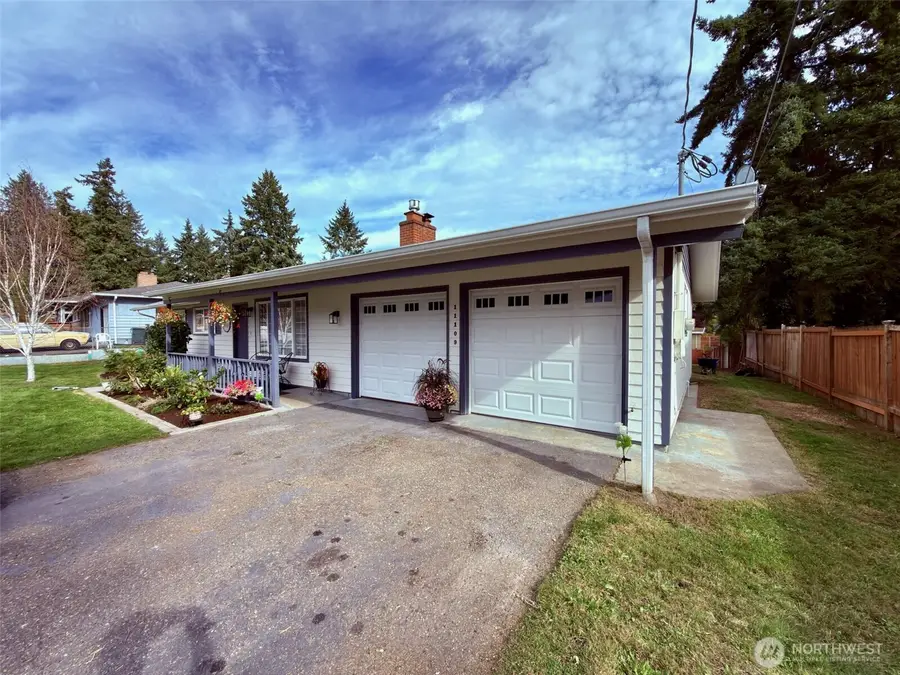 11109 Kirkwood Drive Sw, Lakewood, WA 98498 - Image #2