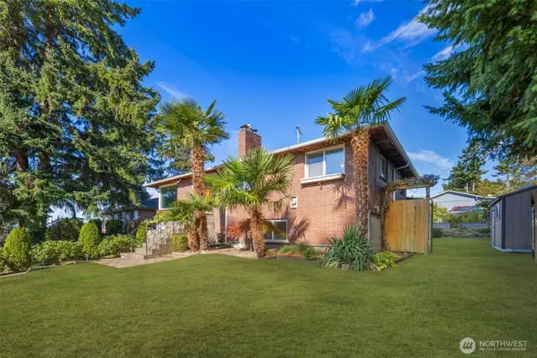 1212 S 230th Street, Des Moines, WA 98198