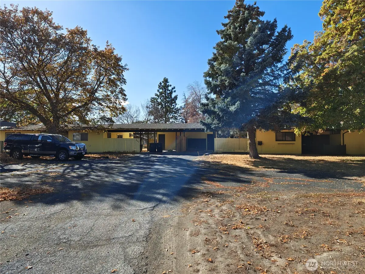 205 March Street Ne, Moses Lake, WA 98837 - Image #1