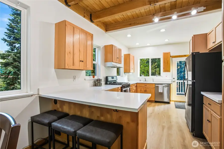 330 Keechelus Drive, Snoqualmie Pass, WA 98068 - Image #2