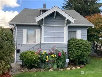 7716 13th Avenue Sw, Seattle, WA 98106