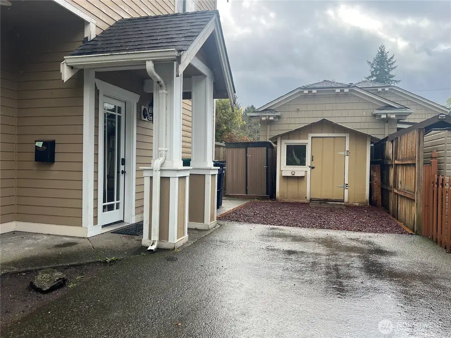 1854 Hillcrest Avenue, Enumclaw, WA 98022 - Image #2