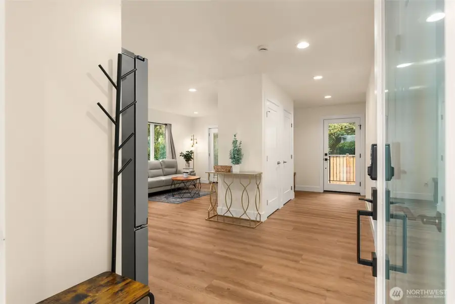 9253 6th Avenue Nw #b, Seattle, WA 98117 - Image #3