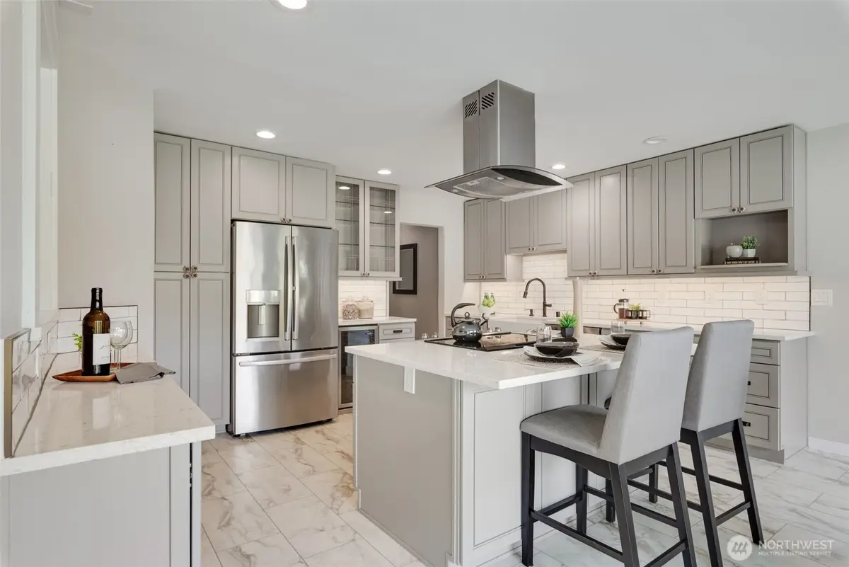 9715 NE Juanita Drive #206B, Kirkland, WA 98034 - Image #1