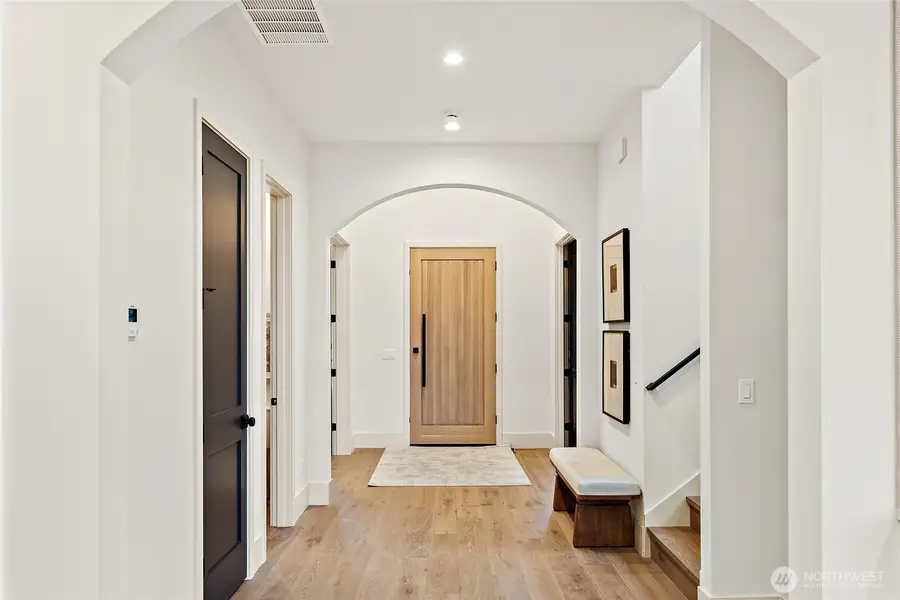 4103 43rd Avenue Ne, Seattle, WA 98105 - Image #2