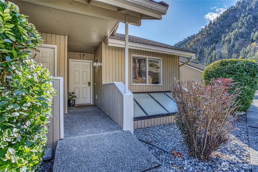 11415 S Lakeshore Road #17, Chelan, WA 98816 - Image #3