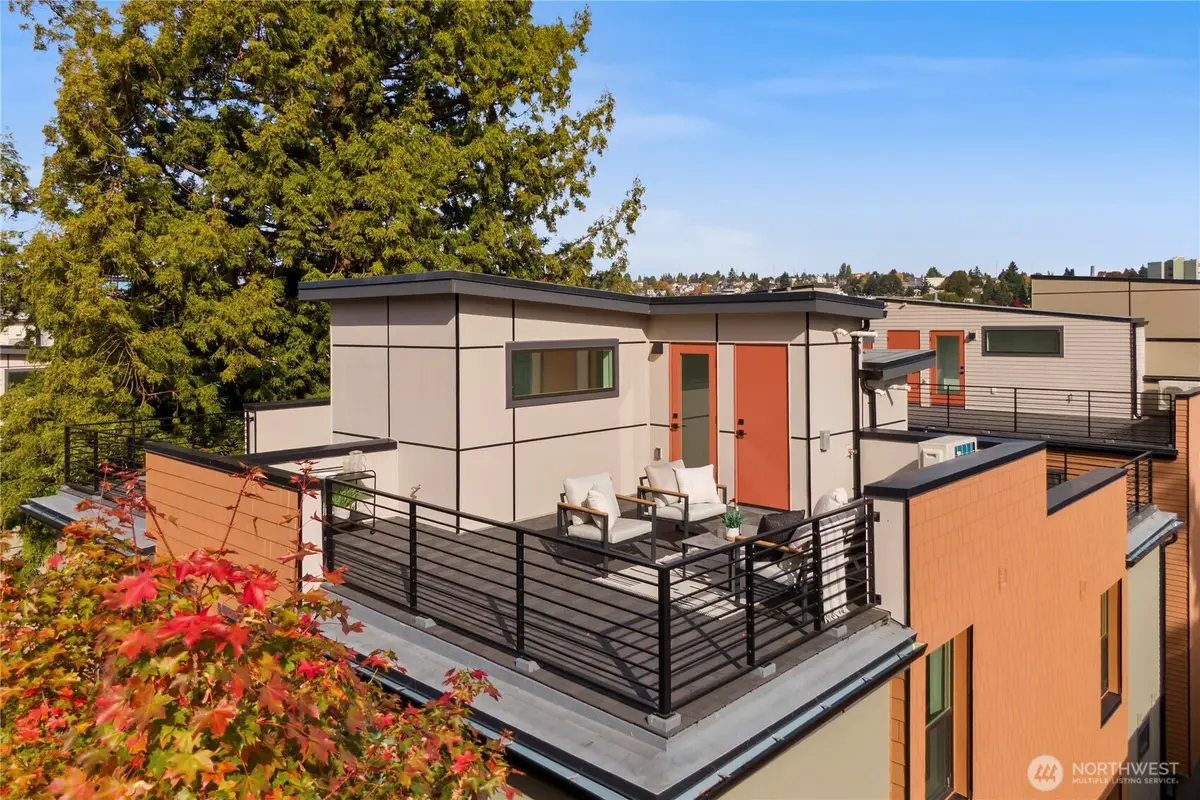 6540 Latona Avenue Ne, Seattle, WA 98115 - Image #1