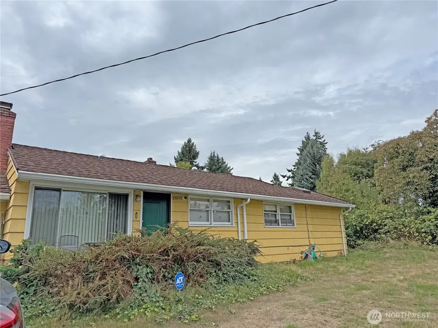 13053 Roosevelt Way Ne, Seattle, WA 98125 - Image #2