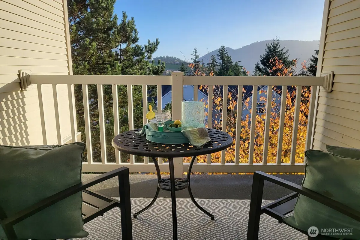 23420 SE Black Nugget Road #C303, Issaquah, WA 98029 - Image #1