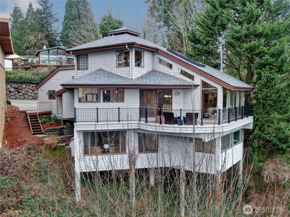 13542 40th Avenue Ne, Seattle, WA 98125 - Image #1