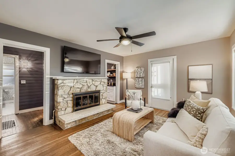 5606 46th Avenue Sw, Seattle, WA 98136 - Image #3