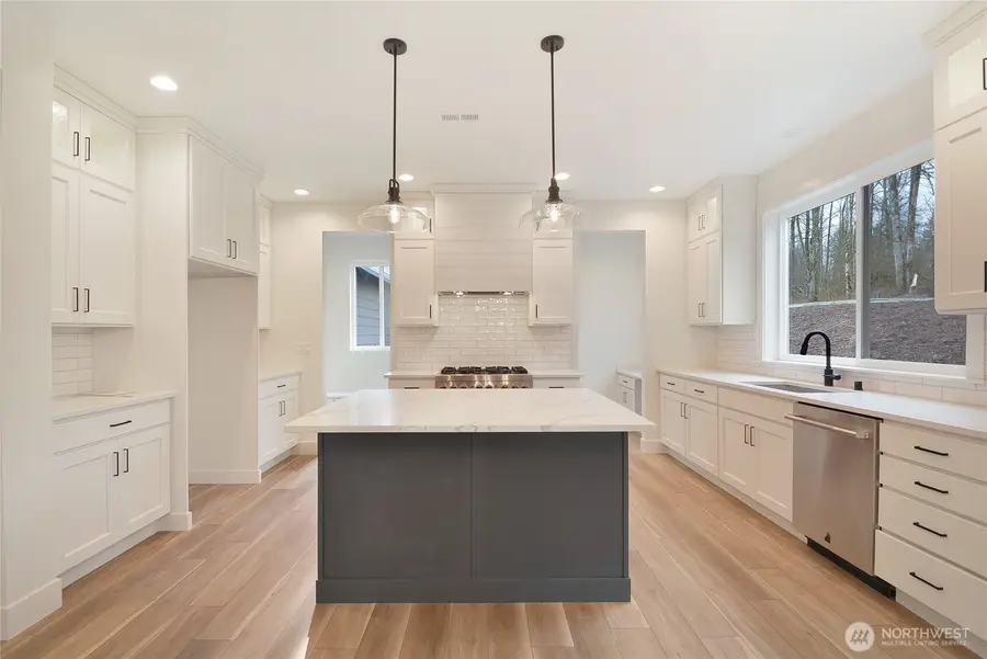 26927 3rd Avenue Ne, Arlington, WA 98223 - Image #2