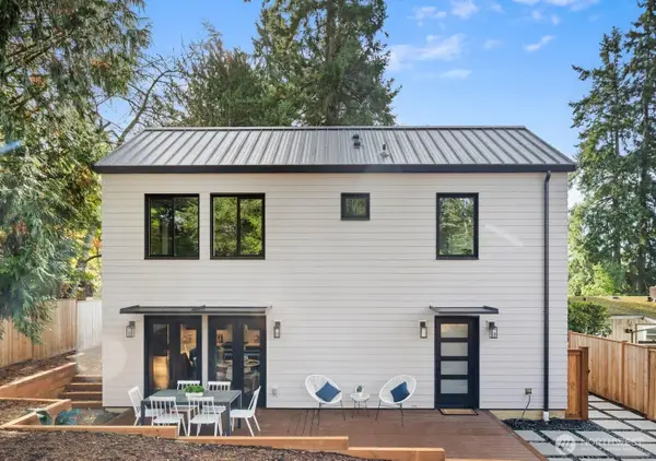 13724 22nd Avenue Ne, Seattle, WA 98125