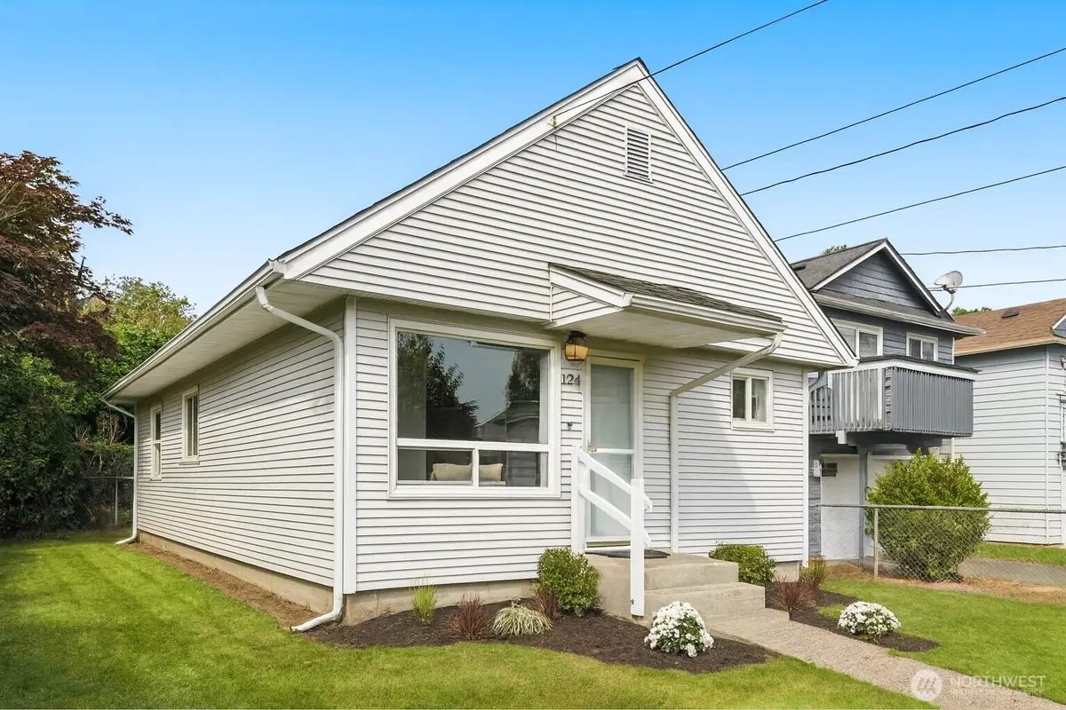 724 N 104th Street, Seattle, WA 98133 - Image #1