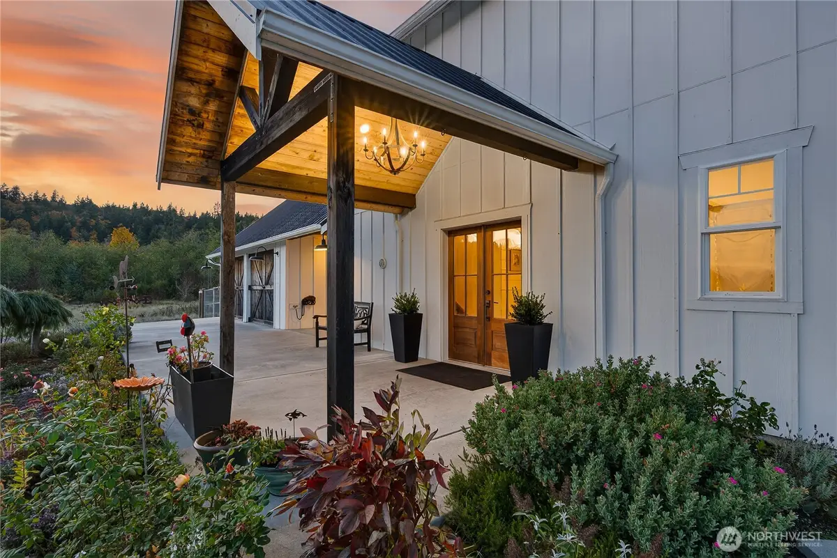 157 Russell Road, Camano Island, WA 98282 - Image #1