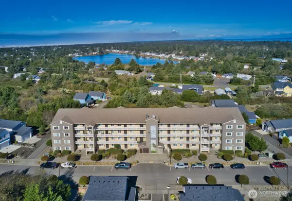 262 SW Oyhut Bay Boulevard #303, Ocean Shores, WA 98569