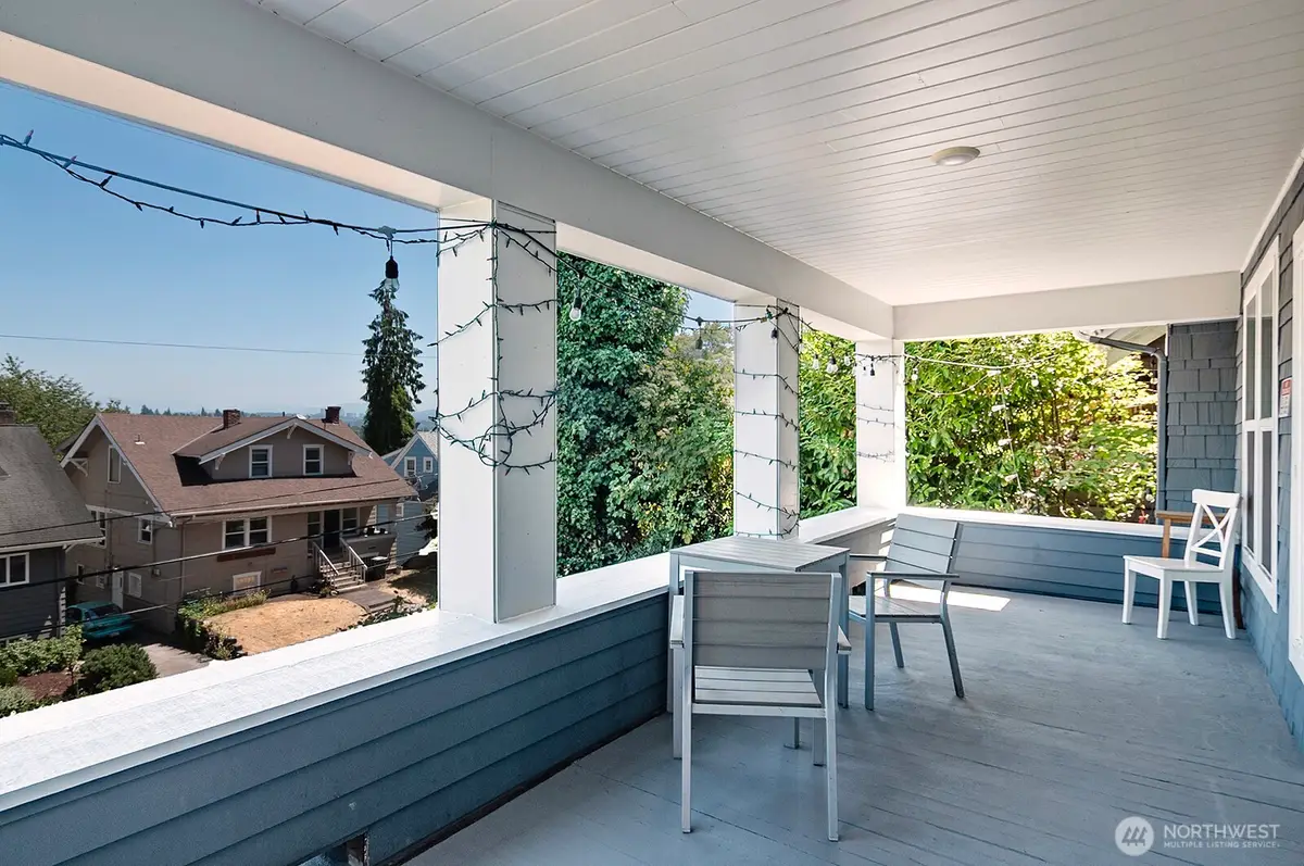 5037 21st Avenue Ne, Seattle, WA 98105 - Image #1