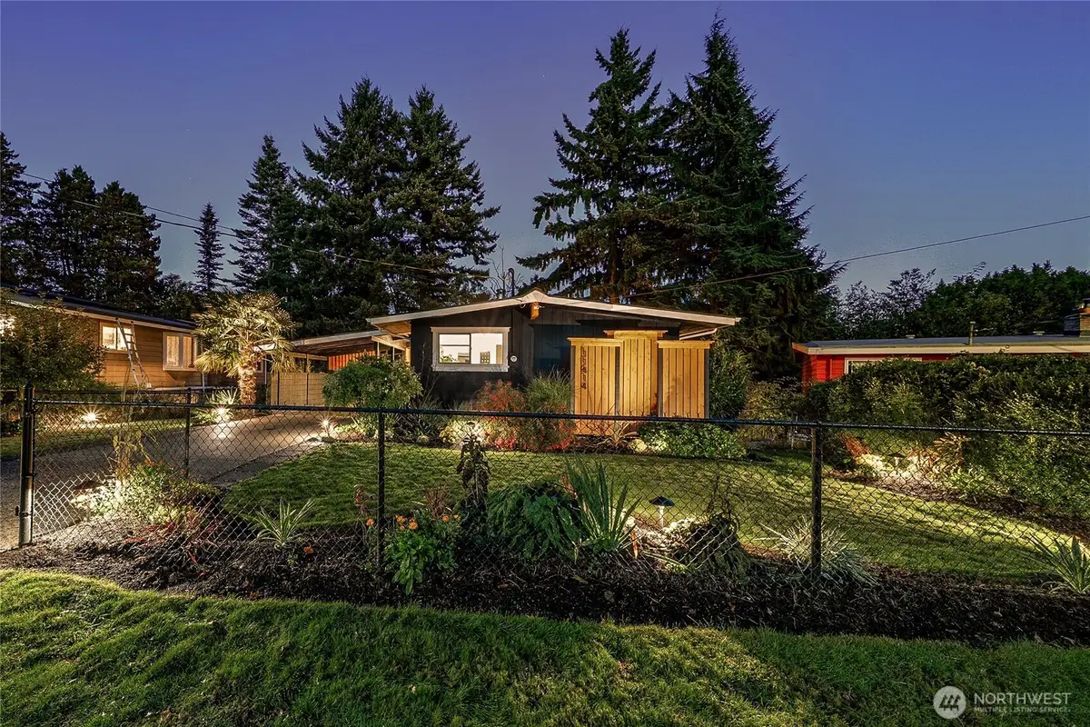 11414 34th Avenue Sw, Seattle, WA 98146 - Image #1