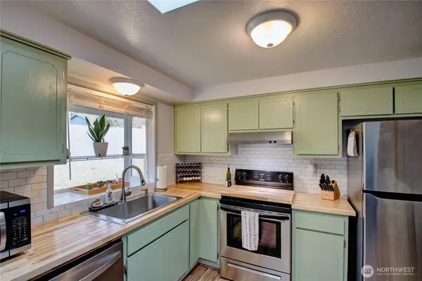 685 NW Atalanta Way #1, Oak Harbor, WA 98277