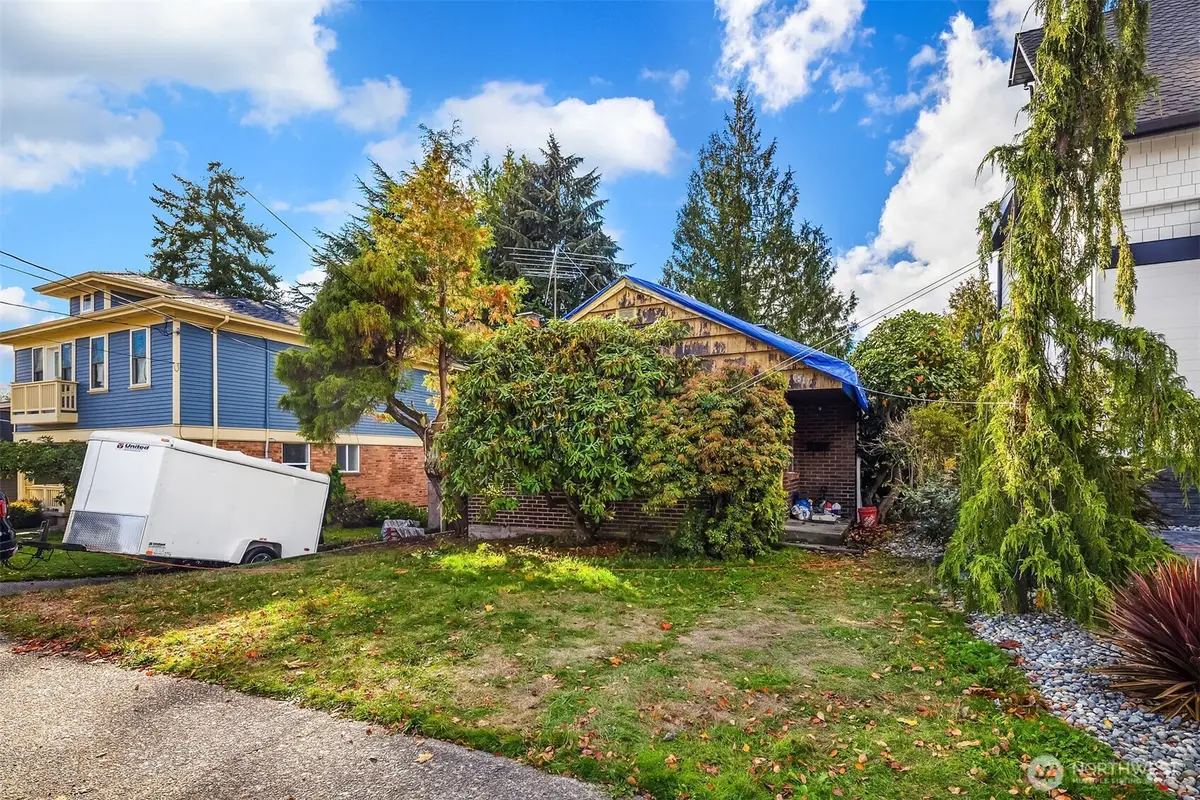 6517 39th Avenue Ne, Seattle, WA 98115 - Image #1