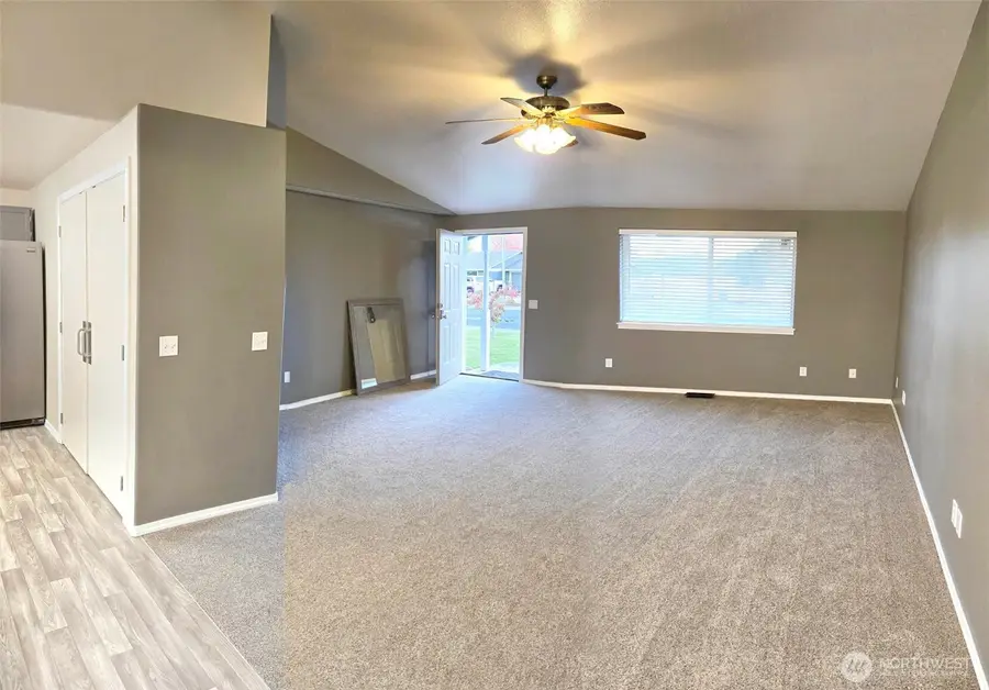 1122 E Saint Helens Drive, Moses Lake, WA 98837 - Image #2