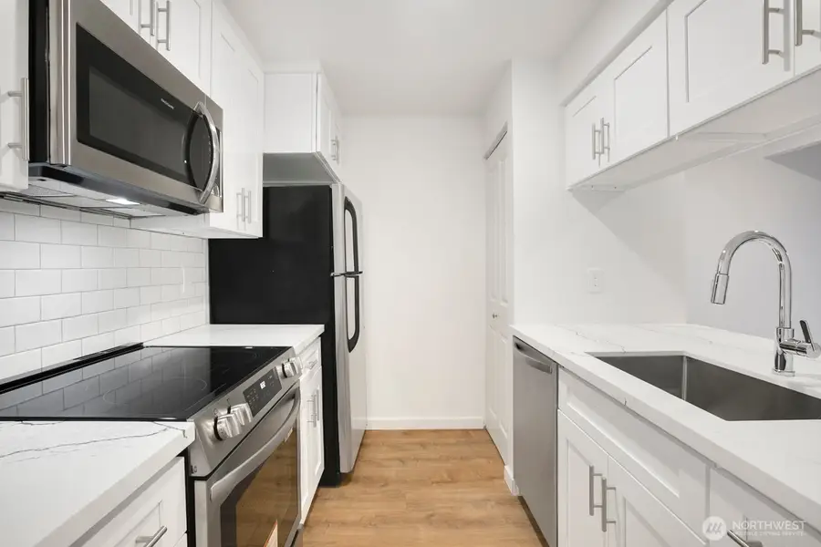 12600 57th Avenue S #D103, Seattle, WA 98178 - Image #3