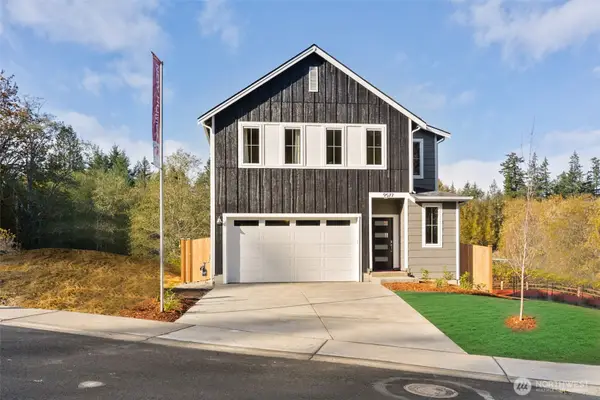 318 NE Shadowhawk Lane, Bremerton, WA 98311
