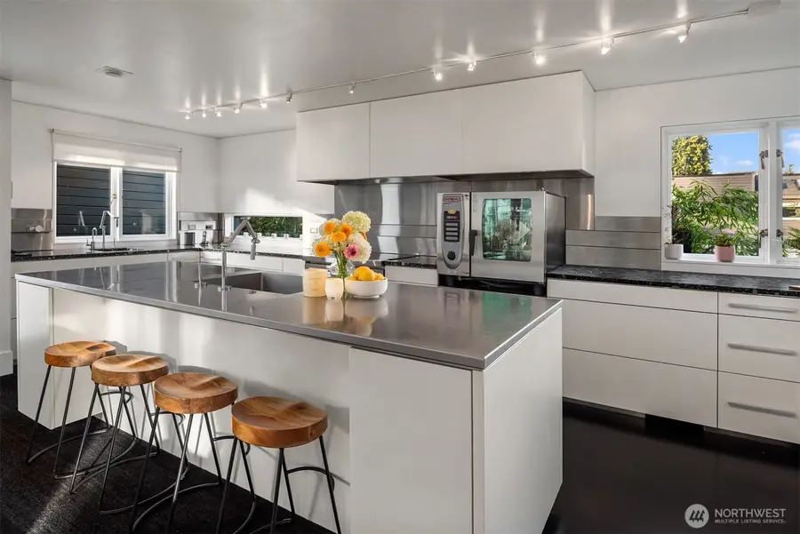 1615 39th Avenue E, Seattle, WA 98112 - Image #2