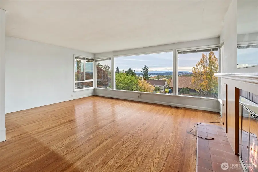 7327 58th Avenue Ne, Seattle, WA 98115 - Image #3