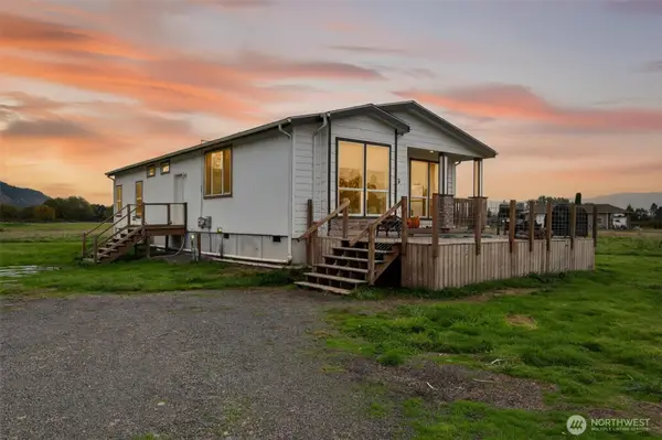 29 Little Island Lane, Cathlamet, WA 98612