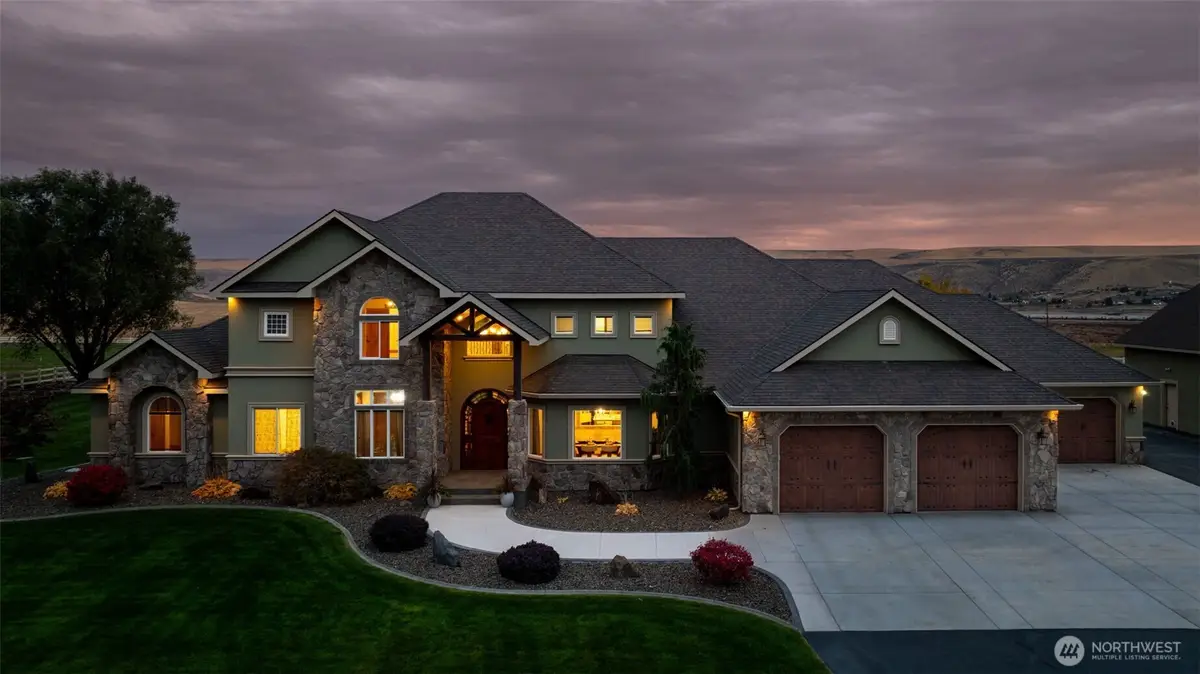 72015 E Sundown Se, Kennewick, WA 99338 - Image #1