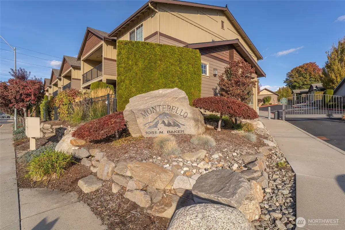 1051 N Baker Avenue #B203, East Wenatchee, WA 98802 - Image #1