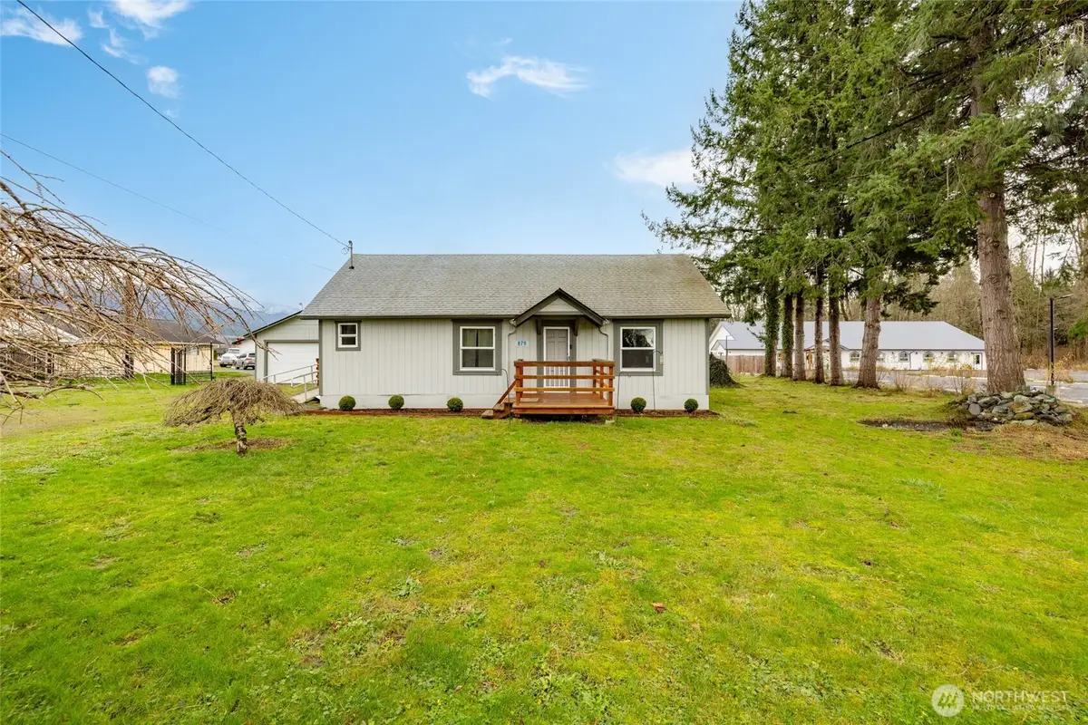 879 N Fruitdale Road, Sedro Woolley, WA 98284 - Image #1
