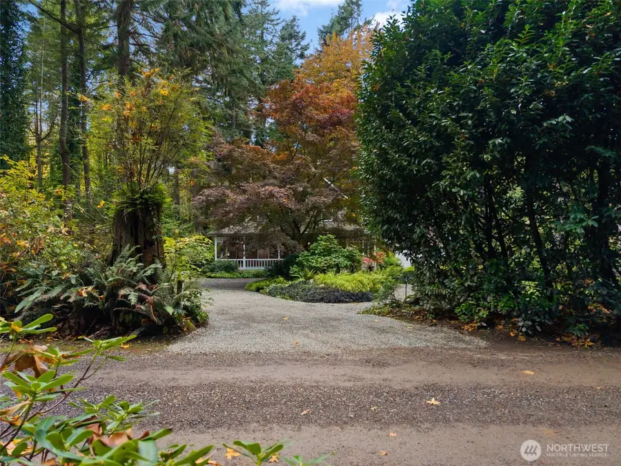 8991 Springwood Avenue Ne, Bainbridge Island, WA 98110 - Image #3