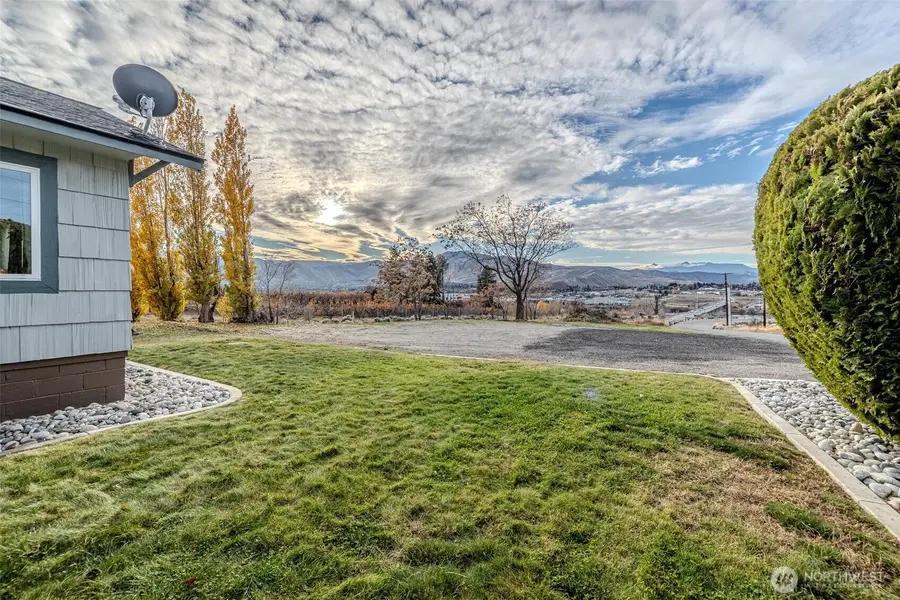 260 37th Street Nw, East Wenatchee, WA 98802 - Image #2
