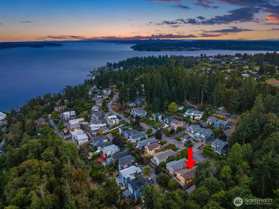 12046 89th Place Ne, Kirkland, WA 98034 - Image #2