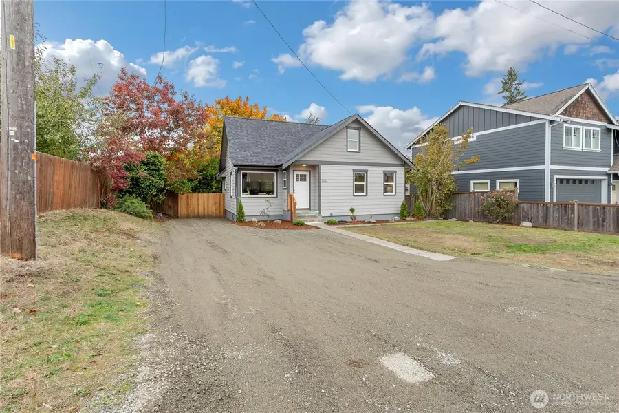 7905 33rd Street W, University Place, WA 98466 - Image #2