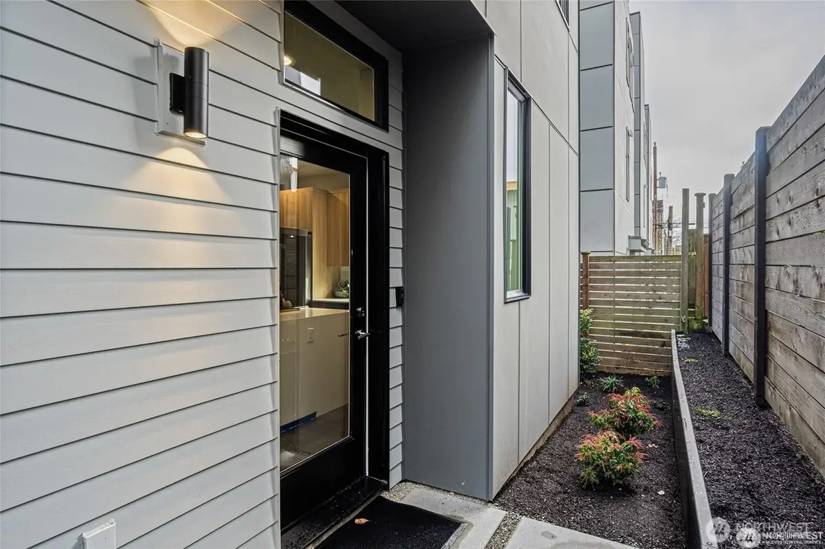 1801 NW 65th Street #B, Seattle, WA 98117 - Image #1